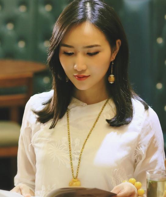 杨亭街拍写真 杨亭高清写真_杨亭高清剧照