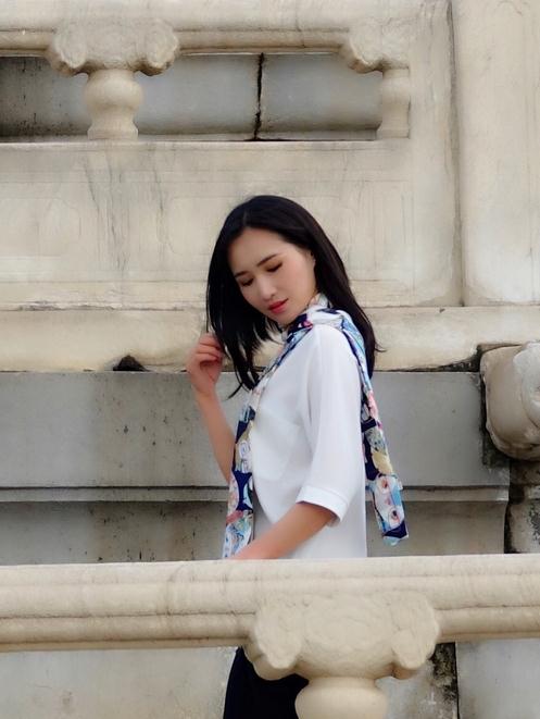 杨亭街拍写真 杨亭高清写真_杨亭高清剧照