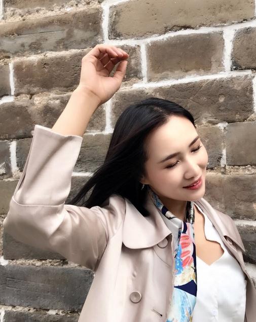 杨亭街拍写真 杨亭高清写真_杨亭高清剧照