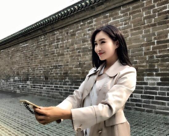 杨亭街拍写真 杨亭高清写真_杨亭高清剧照