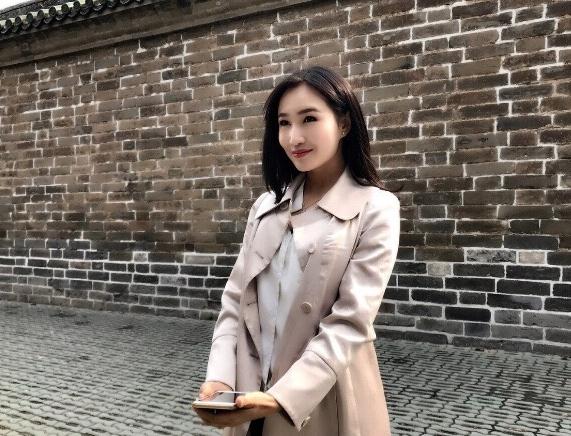 杨亭街拍写真 杨亭高清写真_杨亭高清剧照