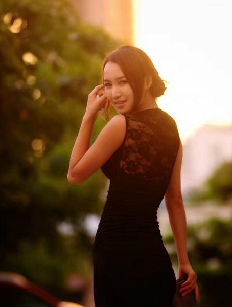 杨亭街拍写真 杨亭高清写真_杨亭高清剧照