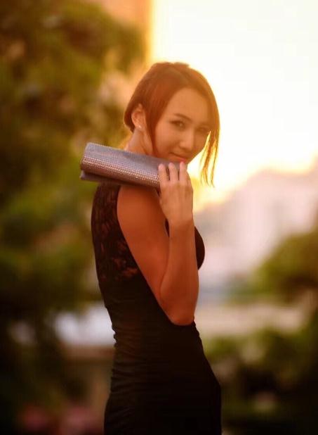 杨亭街拍写真 杨亭高清写真_杨亭高清剧照