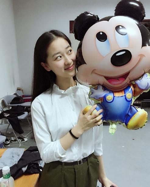 何雨虹生活照 何雨虹高清写真_何雨虹高清剧照