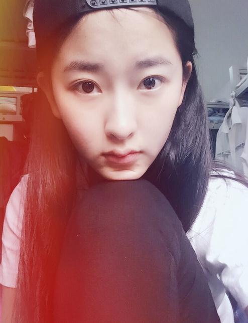 何雨虹生活照 何雨虹高清写真_何雨虹高清剧照