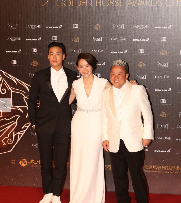 曾宝仪家人合照 曾宝仪高清写真_曾宝仪高清剧照