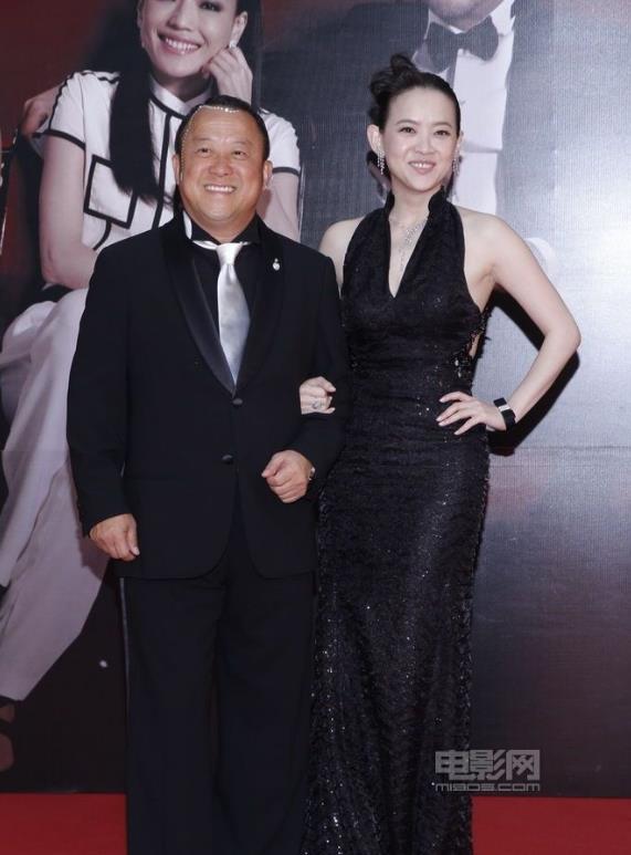 曾宝仪家人合照 曾宝仪高清写真_曾宝仪高清剧照