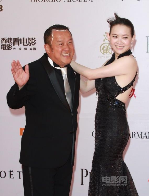 曾宝仪家人合照 曾宝仪高清写真_曾宝仪高清剧照