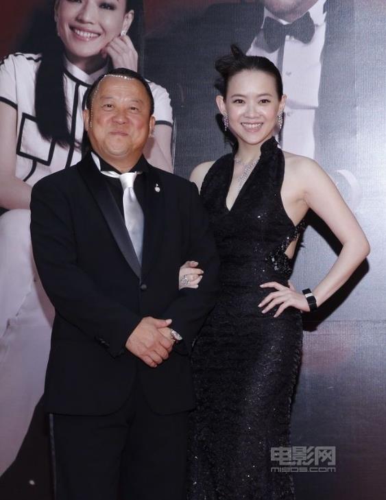 曾宝仪家人合照 曾宝仪高清写真_曾宝仪高清剧照