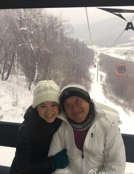 曾宝仪家人合照 曾宝仪高清写真_曾宝仪高清剧照