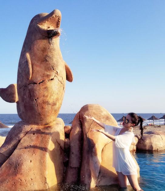 董昕赟旅游照 董昕赟高清写真_董昕赟高清剧照