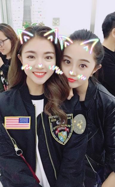 董昕赟与人合照 董昕赟高清写真_董昕赟高清剧照