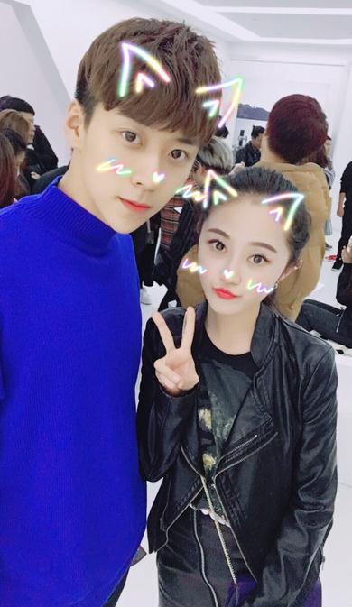 董昕赟与人合照 董昕赟高清写真_董昕赟高清剧照