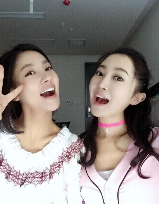 董昕赟与人合照 董昕赟高清写真_董昕赟高清剧照