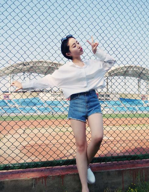 董昕赟休闲写真 董昕赟高清写真_董昕赟高清剧照