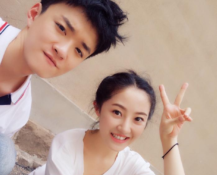董昕赟与人合照 董昕赟高清写真_董昕赟高清剧照