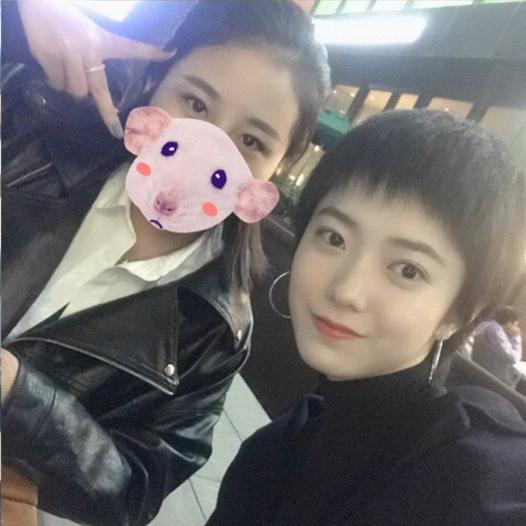 姜卓君与人合照 姜卓君高清写真_姜卓君高清剧照