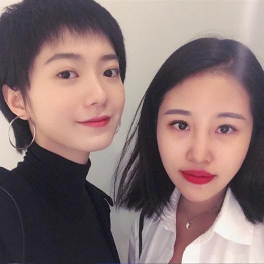 姜卓君与人合照 姜卓君高清写真_姜卓君高清剧照