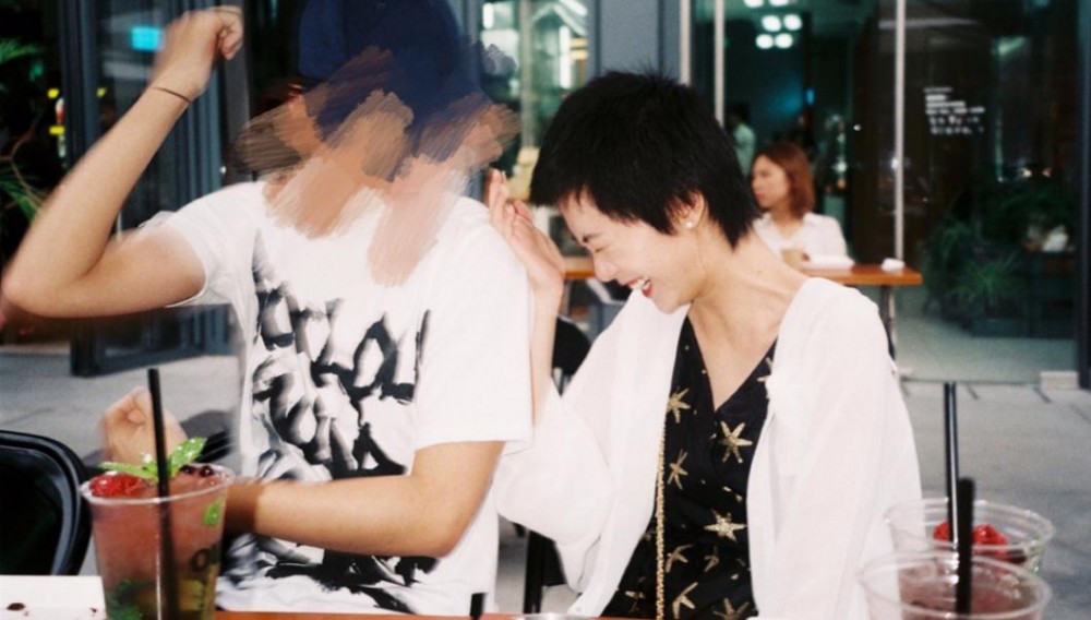 姜卓君与人合照 姜卓君高清写真_姜卓君高清剧照