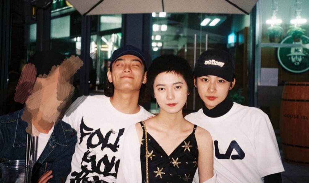 姜卓君与人合照 姜卓君高清写真_姜卓君高清剧照