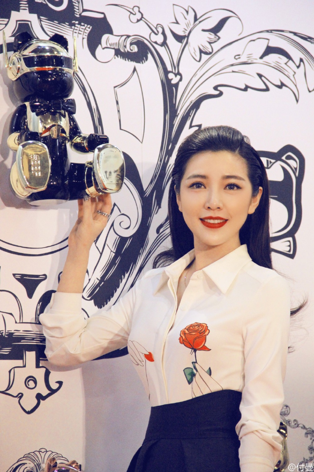 付曼参加活动写真 付曼高清写真_付曼高清剧照