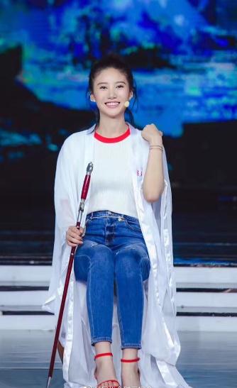吴优参加活动写真 吴优高清写真_吴优高清剧照