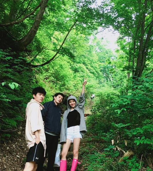 罗秋韵与人合照 罗秋韵高清写真_罗秋韵高清剧照