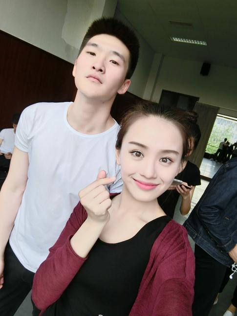 罗秋韵与人合照 罗秋韵高清写真_罗秋韵高清剧照