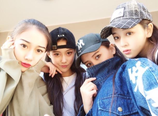 罗秋韵与人合照 罗秋韵高清写真_罗秋韵高清剧照