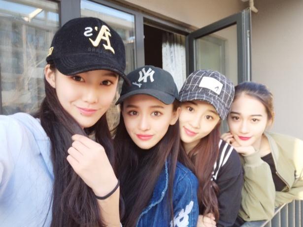 罗秋韵与人合照 罗秋韵高清写真_罗秋韵高清剧照