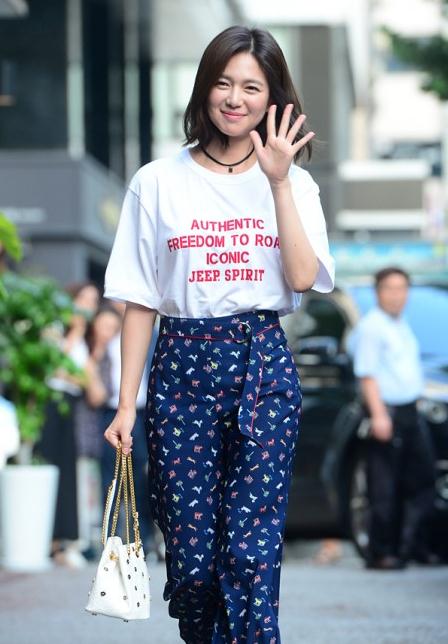 李伊利雅活动照 李伊利雅高清写真_李伊利雅高清剧照