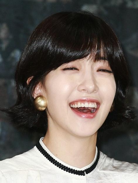 李伊利雅活动照 李伊利雅高清写真_李伊利雅高清剧照