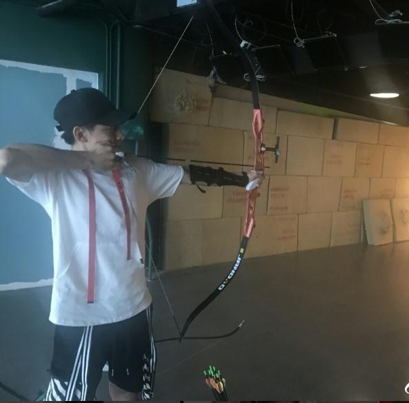 姜彭校园照写真 姜彭高清写真_姜彭高清剧照