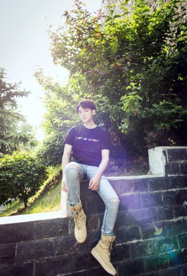 姜彭街拍照写真 姜彭高清写真_姜彭高清剧照