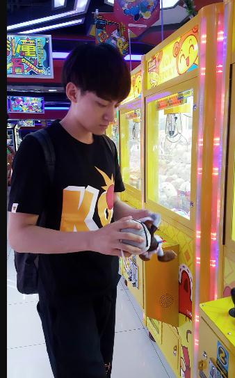 姜彭街拍照写真 姜彭高清写真_姜彭高清剧照