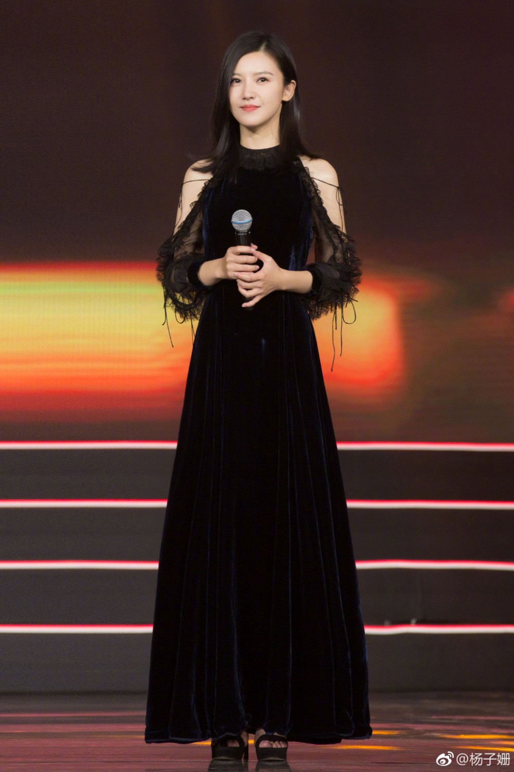 好久不见花朵朵是谁扮演的？花朵朵扮演者杨子姗个人资料、写真及生活照欣赏