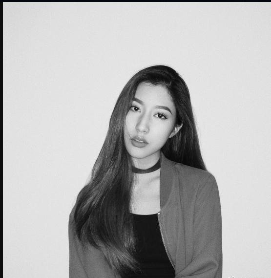 吴映香街拍照写真 吴映香高清写真_吴映香高清剧照