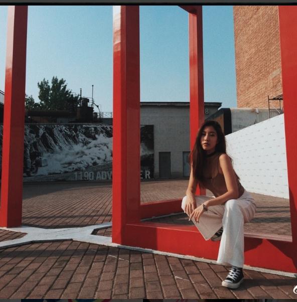 吴映香街拍照写真 吴映香高清写真_吴映香高清剧照