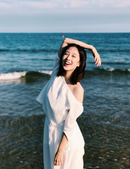 李嘉琪海边写真 李嘉琪高清写真_李嘉琪高清剧照