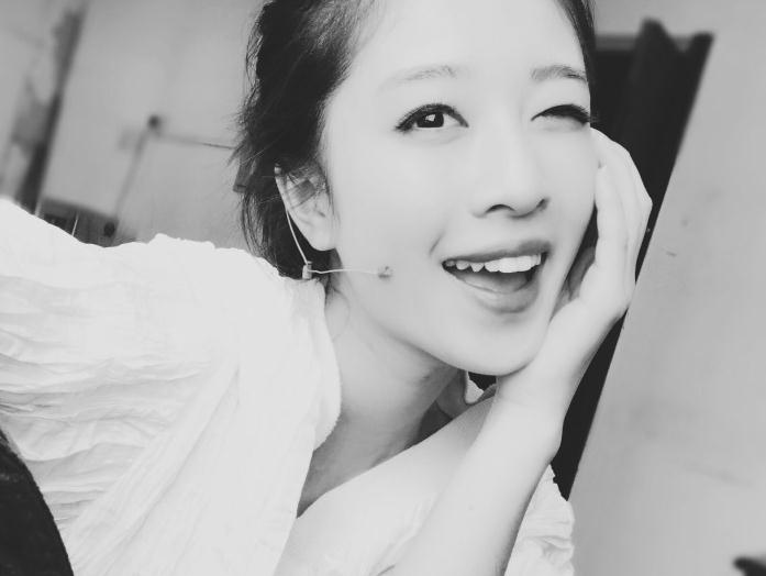 李嘉琪海边照 李嘉琪高清写真_李嘉琪高清剧照