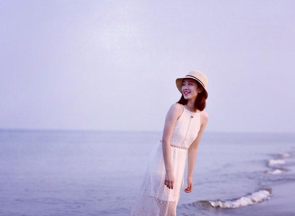 李嘉琪海边写真 李嘉琪高清写真_李嘉琪高清剧照