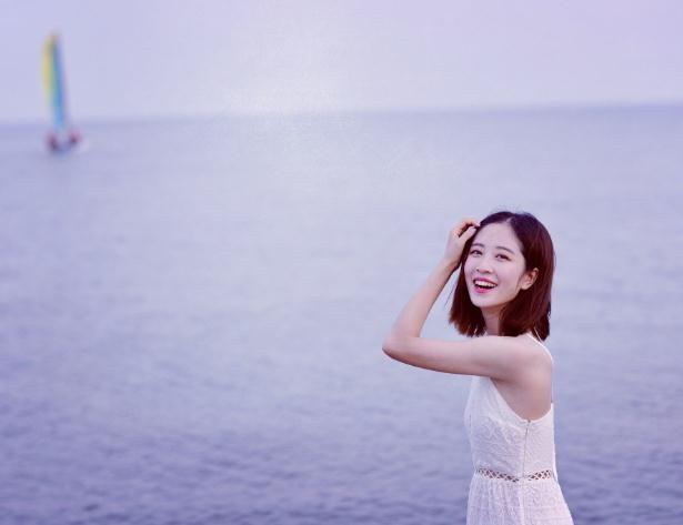 李嘉琪海边写真 李嘉琪高清写真_李嘉琪高清剧照