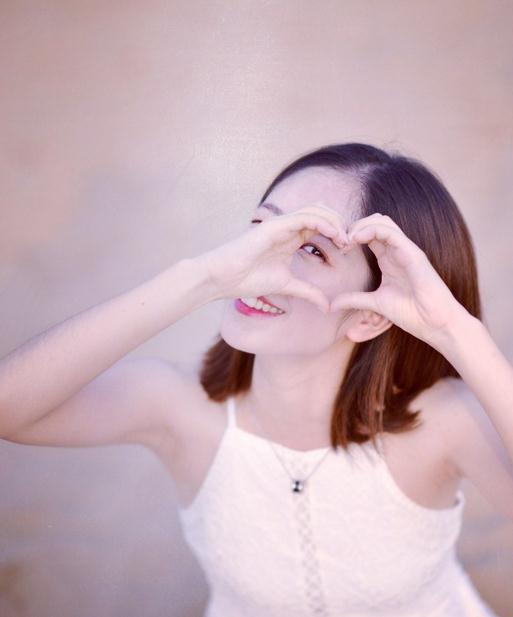 李嘉琪海边写真 李嘉琪高清写真_李嘉琪高清剧照