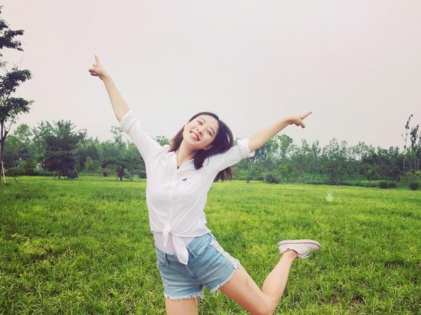 李嘉琪夏日写真 李嘉琪高清写真_李嘉琪高清剧照
