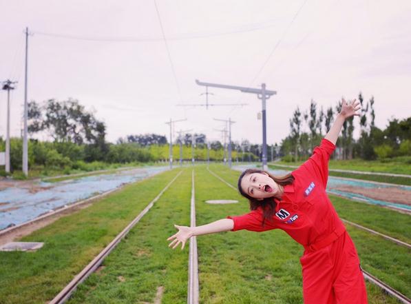 李嘉琪夏日写真 李嘉琪高清写真_李嘉琪高清剧照