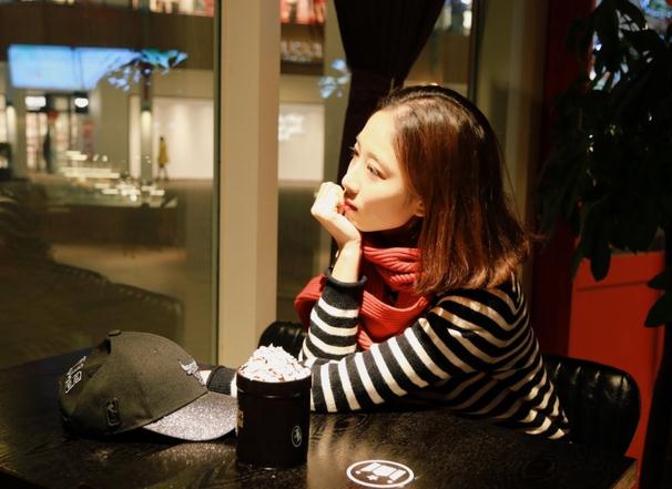 李嘉琪街拍写真 李嘉琪高清写真_李嘉琪高清剧照