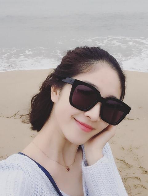 李嘉琪海边照 李嘉琪高清写真_李嘉琪高清剧照