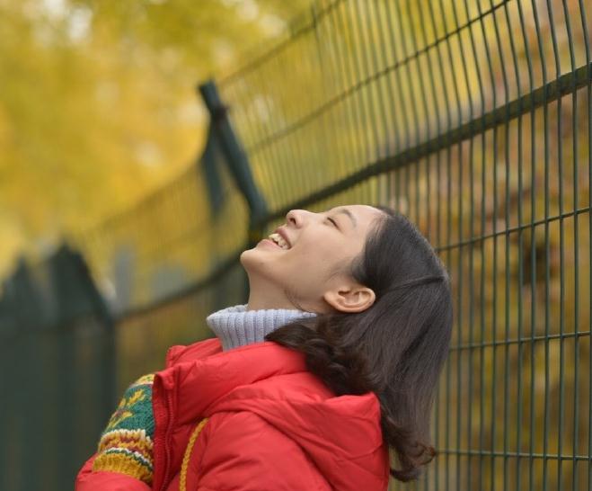 李嘉琪海边照 李嘉琪高清写真_李嘉琪高清剧照