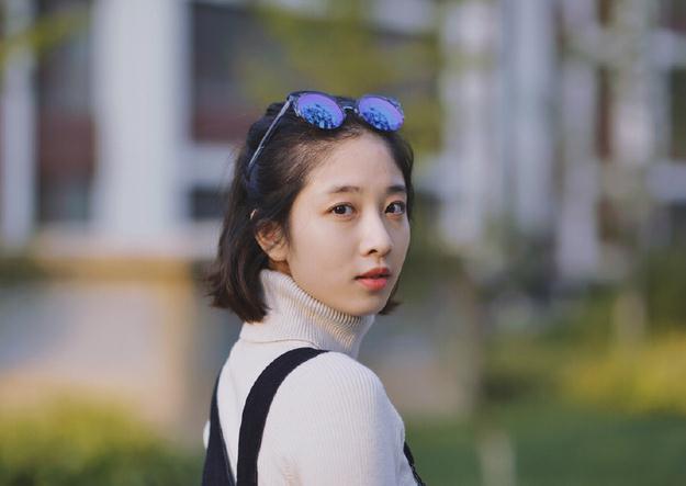 李嘉琪秋日写真 李嘉琪高清写真_李嘉琪高清剧照