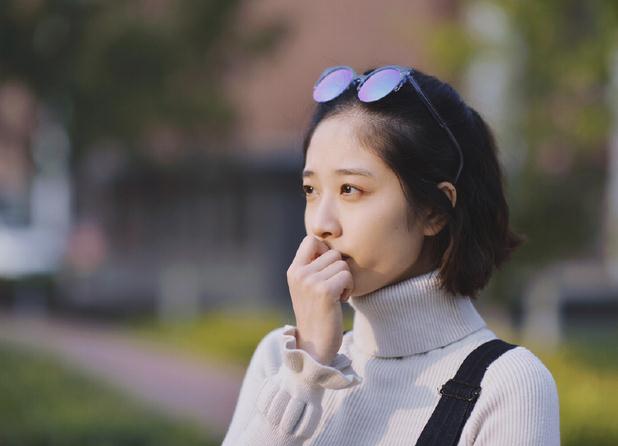 李嘉琪秋日写真 李嘉琪高清写真_李嘉琪高清剧照